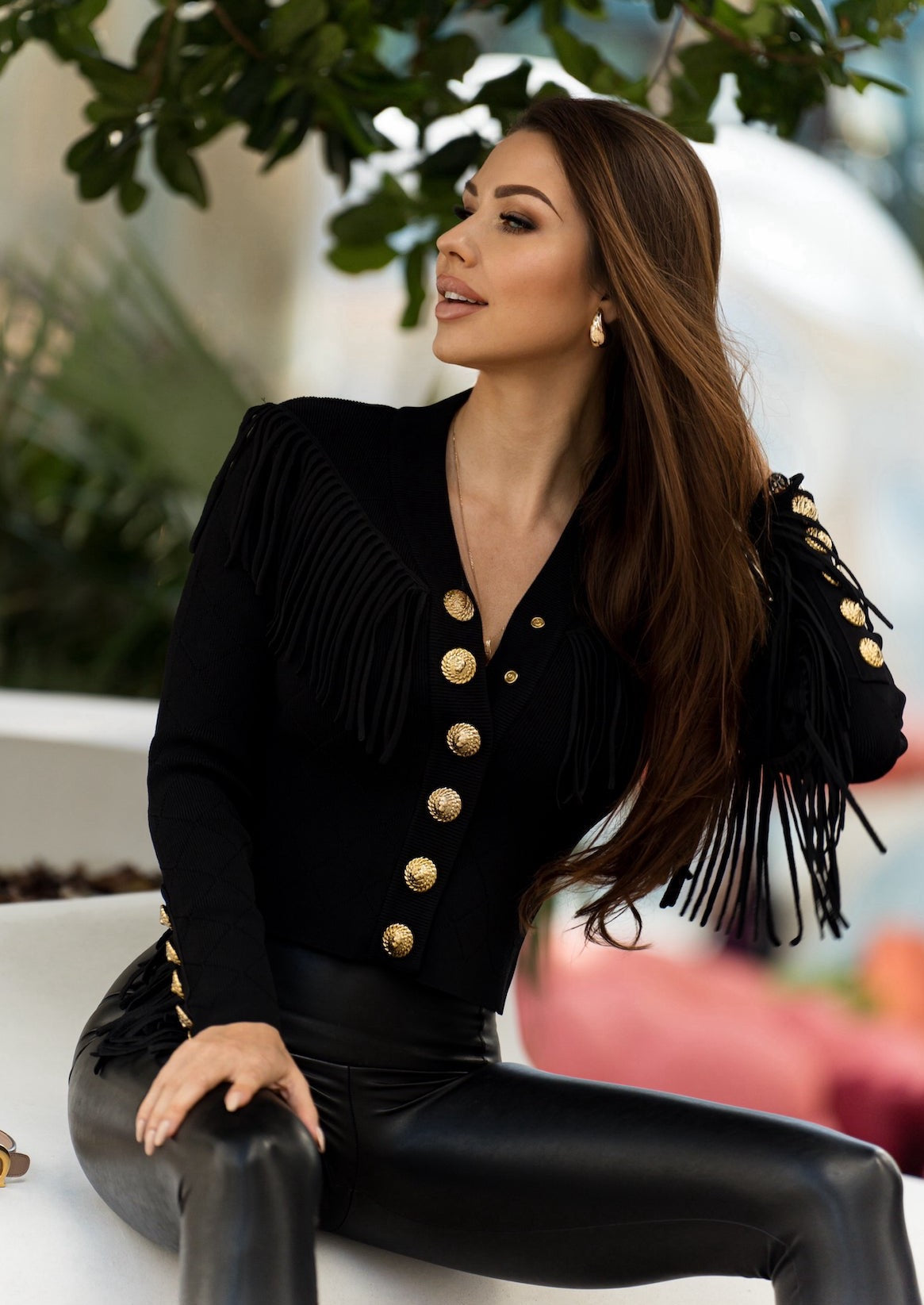 Minimalist & Elegant Black Knit Cardigan with Fringe Details – A Timeless Fall Staple